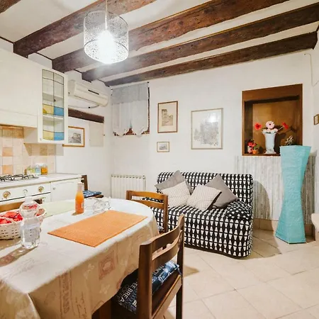 Rialtos House *
